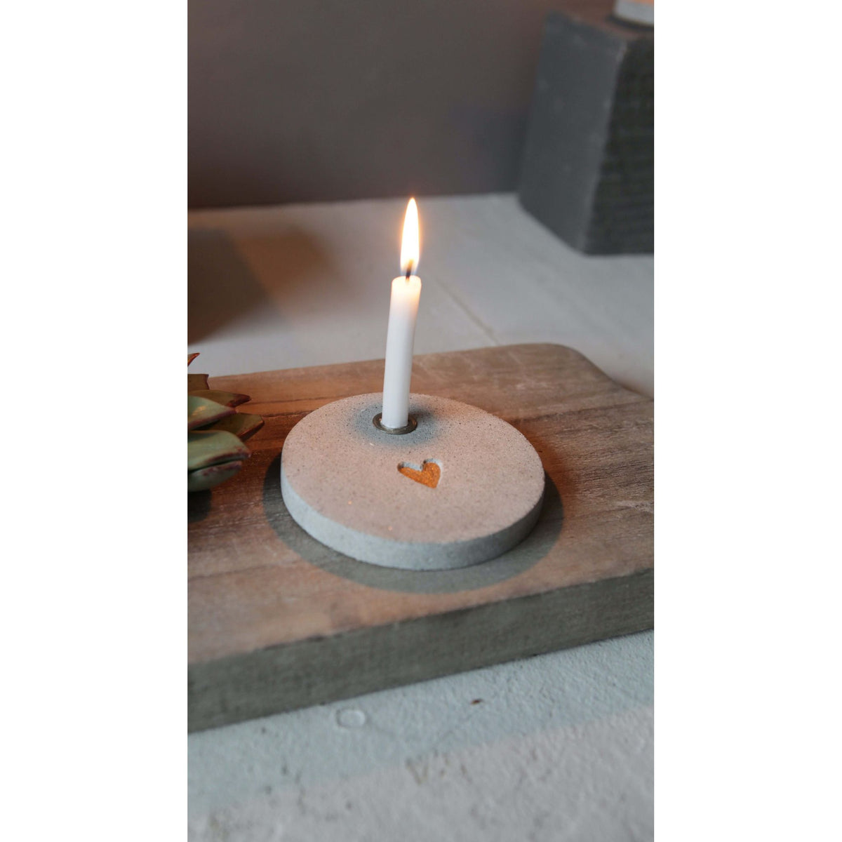 Good old friends Lichtkreis aus Beton Herz inkl. Kerze
