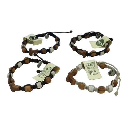 Armband mit fünf Olivenholzperlen, Steinen und Tau-Kreuz